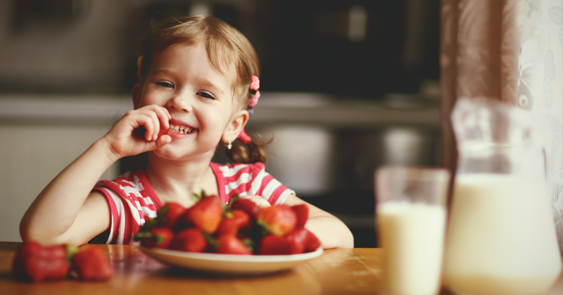 Dicas para manter a alimentação do seu filho saudável durante as férias