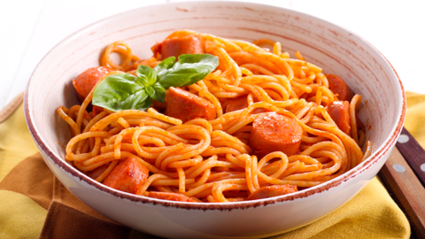 Massa com salsicha simples e rápida