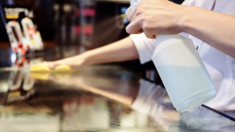 5 dicas para utilizar o vinagre na limpeza de casa