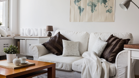 Dica de decoração: como deixar seu sofá mais aconchegante