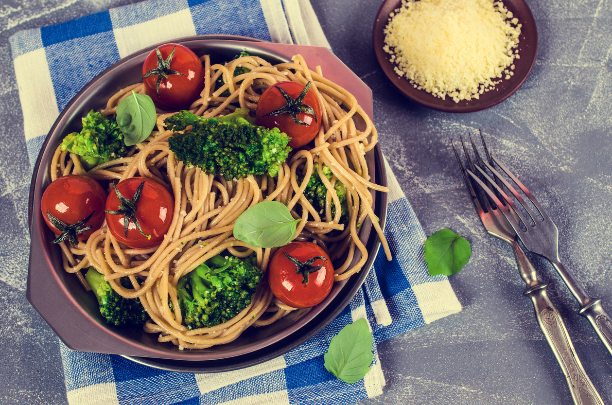 Espaguete integral para o cardápio da semana