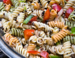 Macarronese com sobra de macarrão