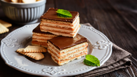 Receita de sobremesa com biscoito gelado cremoso