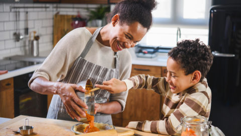 6 atividades legais para fazer em casa