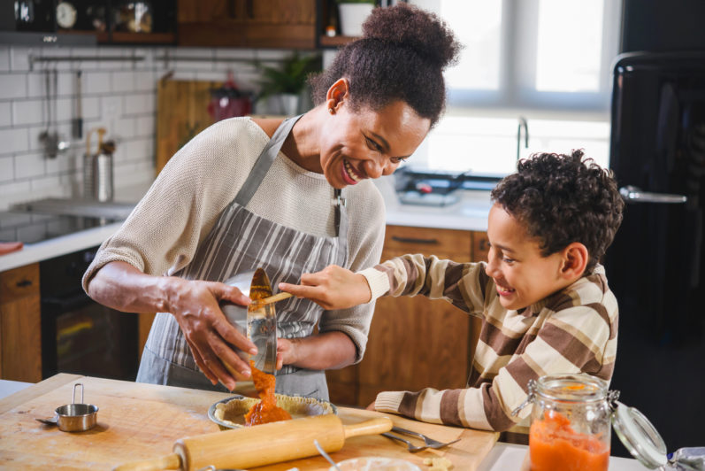 6 atividades legais para fazer em casa