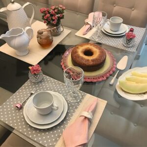 Faça uma lista do que precisa comprar para montar sua mesa posta