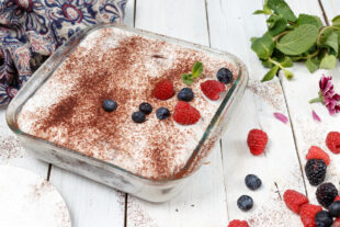 Saborosa receita de pavê de chocolate com biscoitos Maria